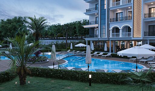 Большая 3-х комн. с отд. кухней!