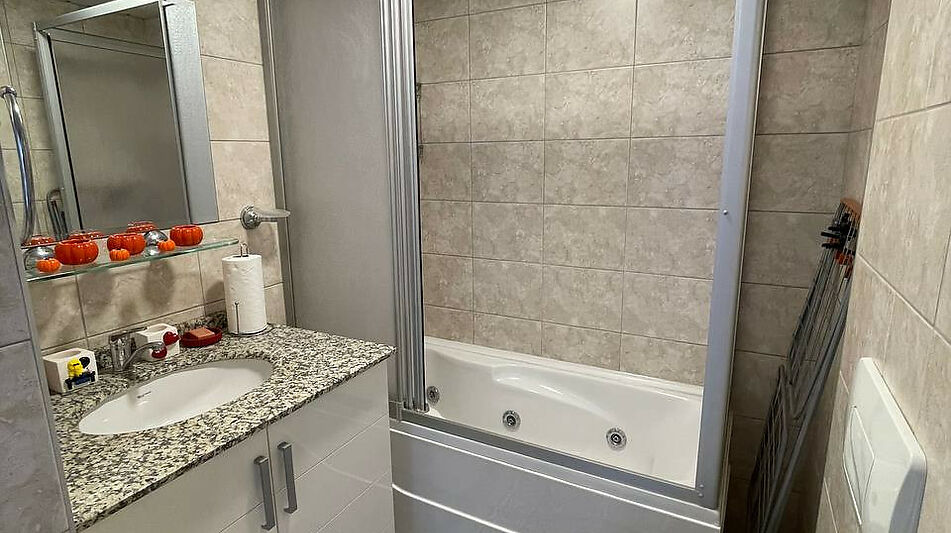 1+1 с панорамным видом на море!