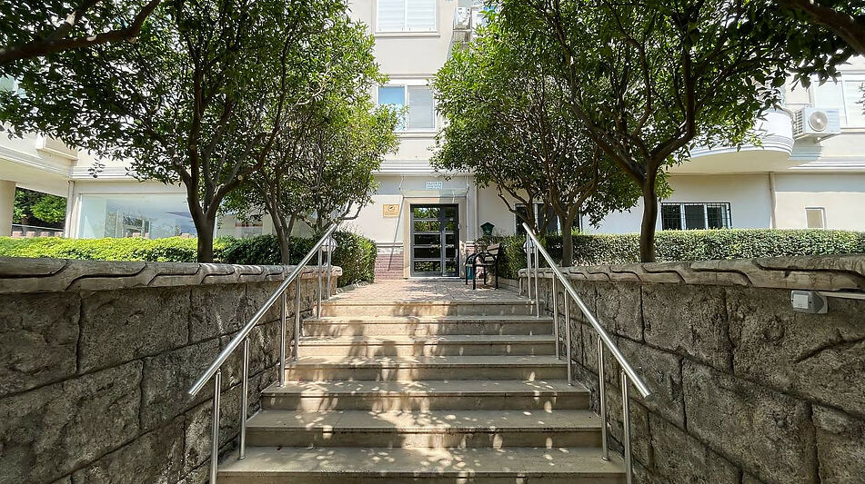 1+1 с панорамным видом на море!