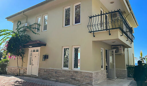 Вилла с видом на море в Gold City