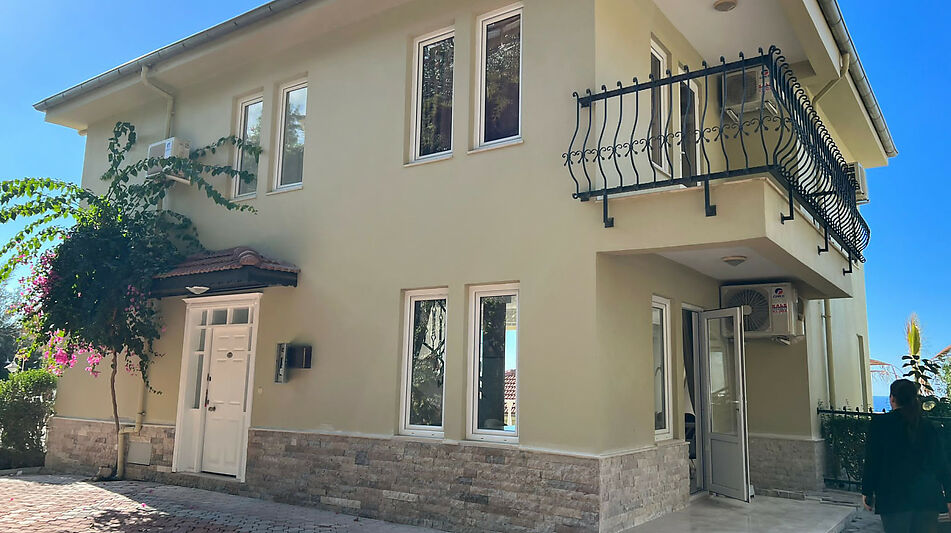 Вилла с видом на море в Gold City