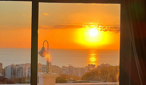 Вилла с видом на море в Gold City