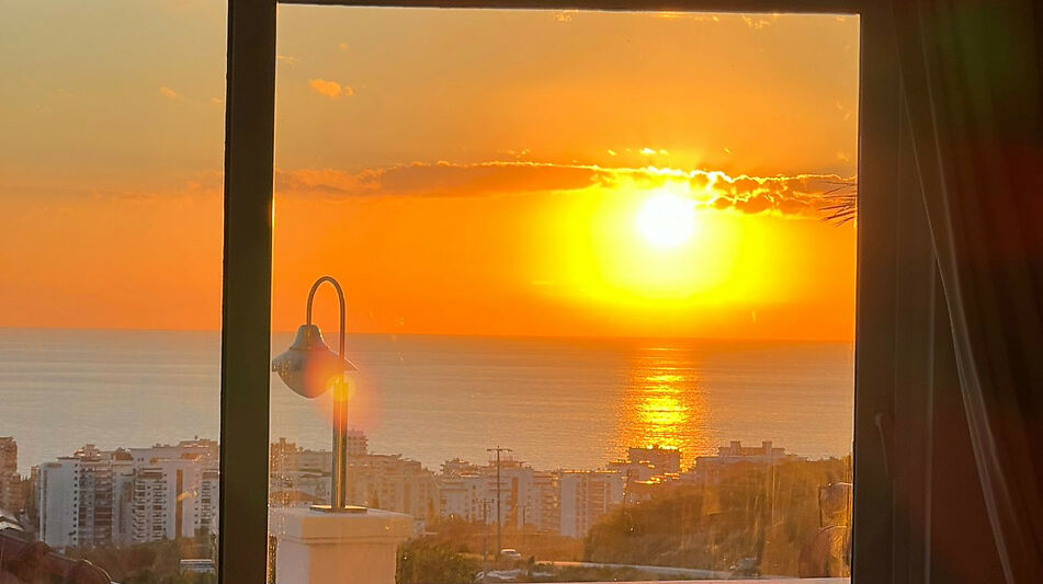 Вилла с видом на море в Gold City