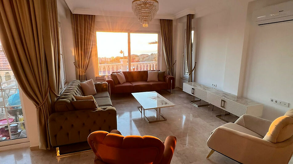 Вилла с видом на море в Gold City