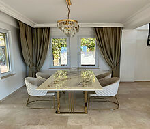 Вилла с видом на море в Gold City