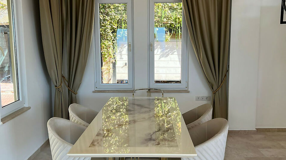 Вилла с видом на море в Gold City