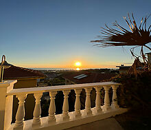 Вилла с видом на море в Gold City