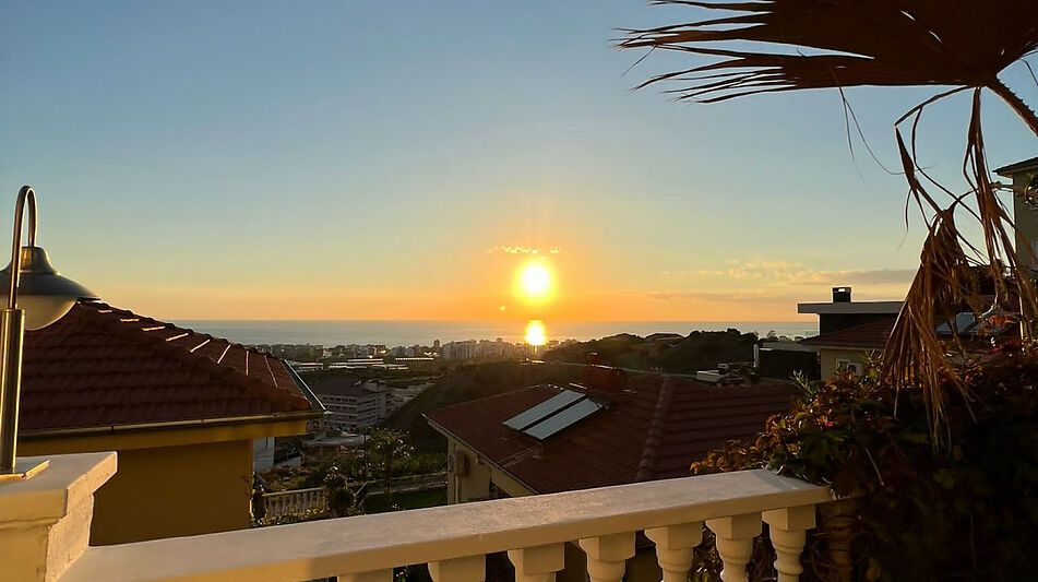 Вилла с видом на море в Gold City