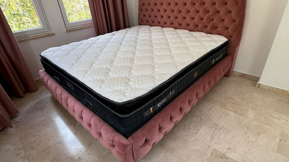 Вилла с видом на море в Gold City