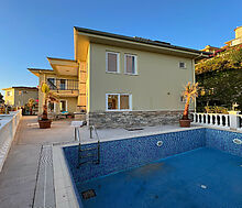 Вилла с видом на море в Gold City