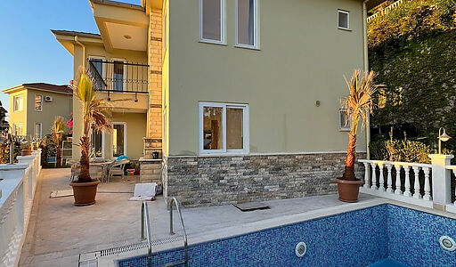 Вилла с видом на море в Gold City