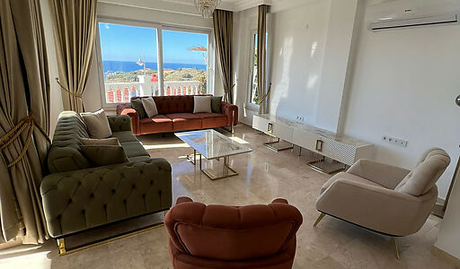 Вилла с видом на море в Gold City