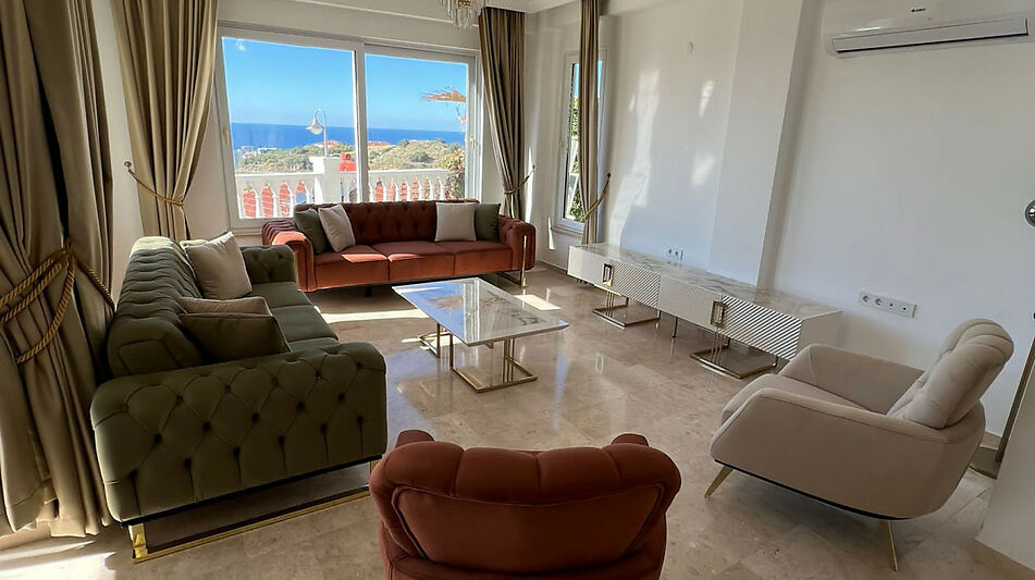 Вилла с видом на море в Gold City