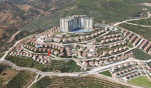 Вилла с видом на море в Gold City