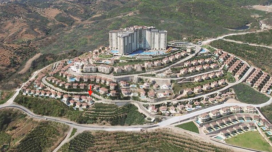 Вилла с видом на море в Gold City